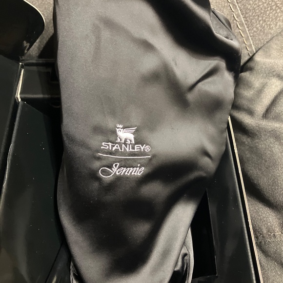 Stanley Limited Edition “Jennie” Midnight  Ruby 30oz Tumbler W/Original Box - Picture 7 of 15